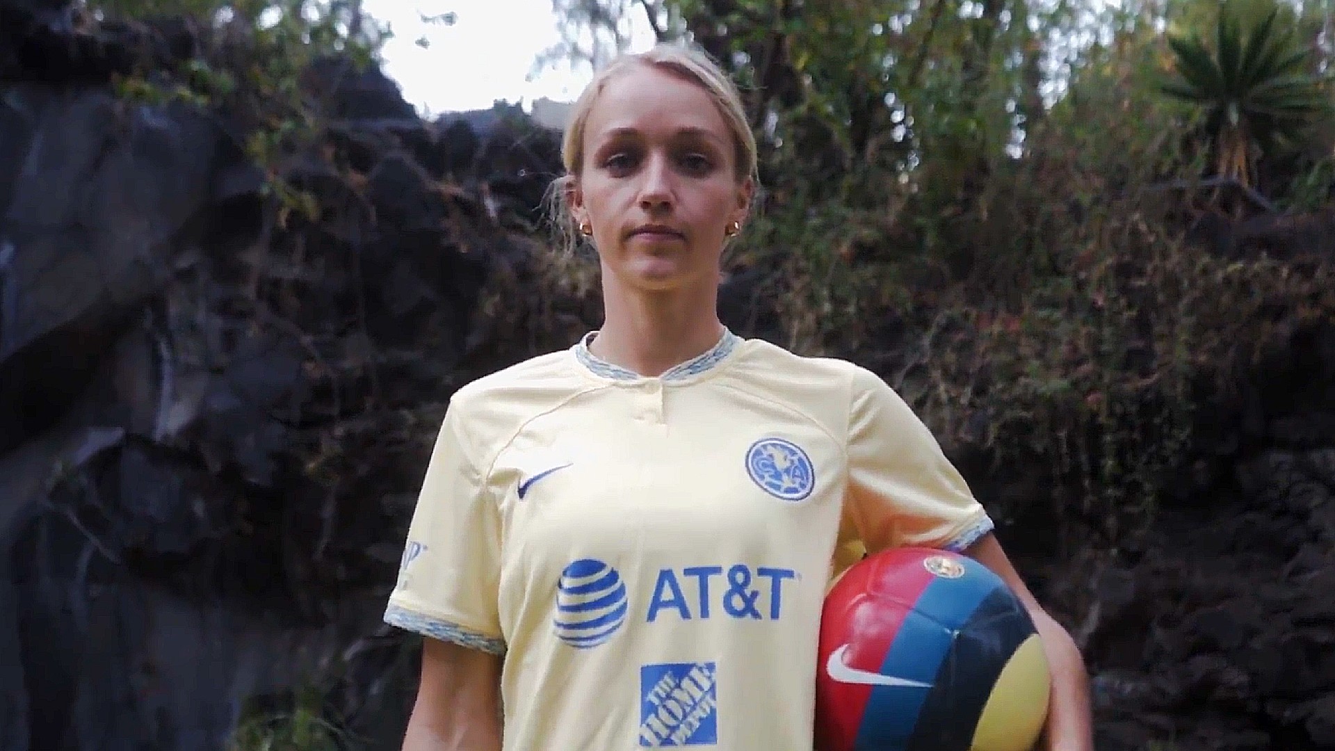 sarah-luebbert-ficha-por-el-am-rica-femenil